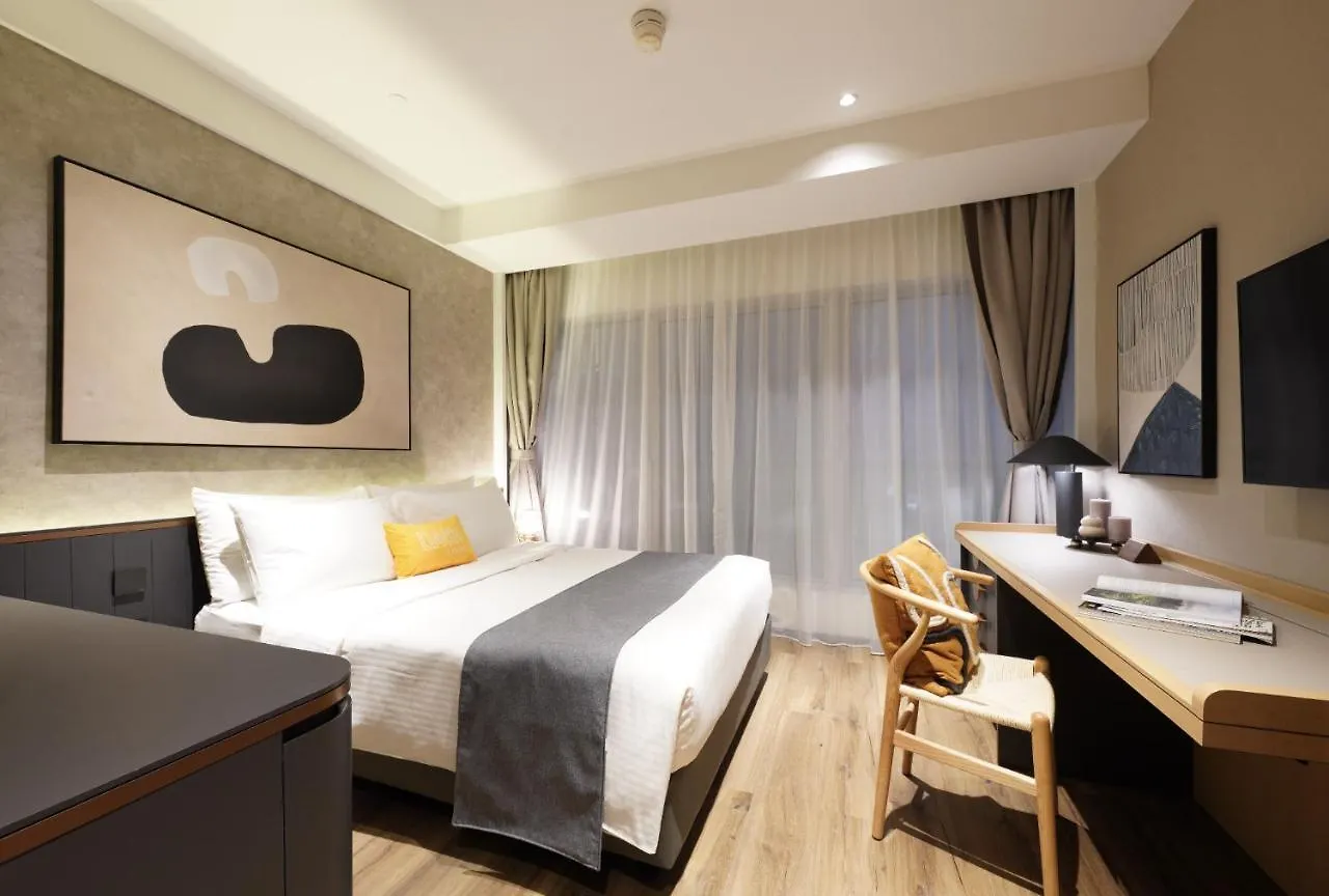 Dash Living On Prat Hong Kong