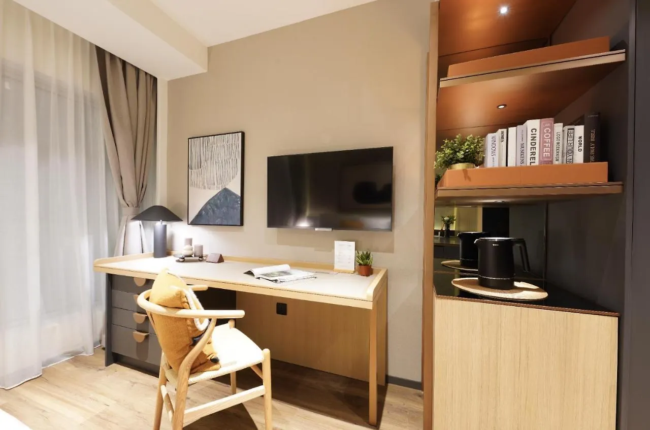 Hotel Dash Living On Prat Hong Kong