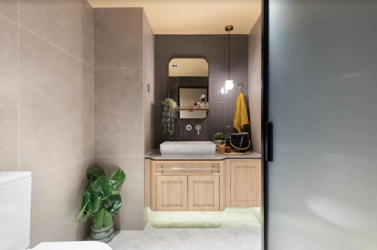 Hotel Dash Living On Prat Hong Kong