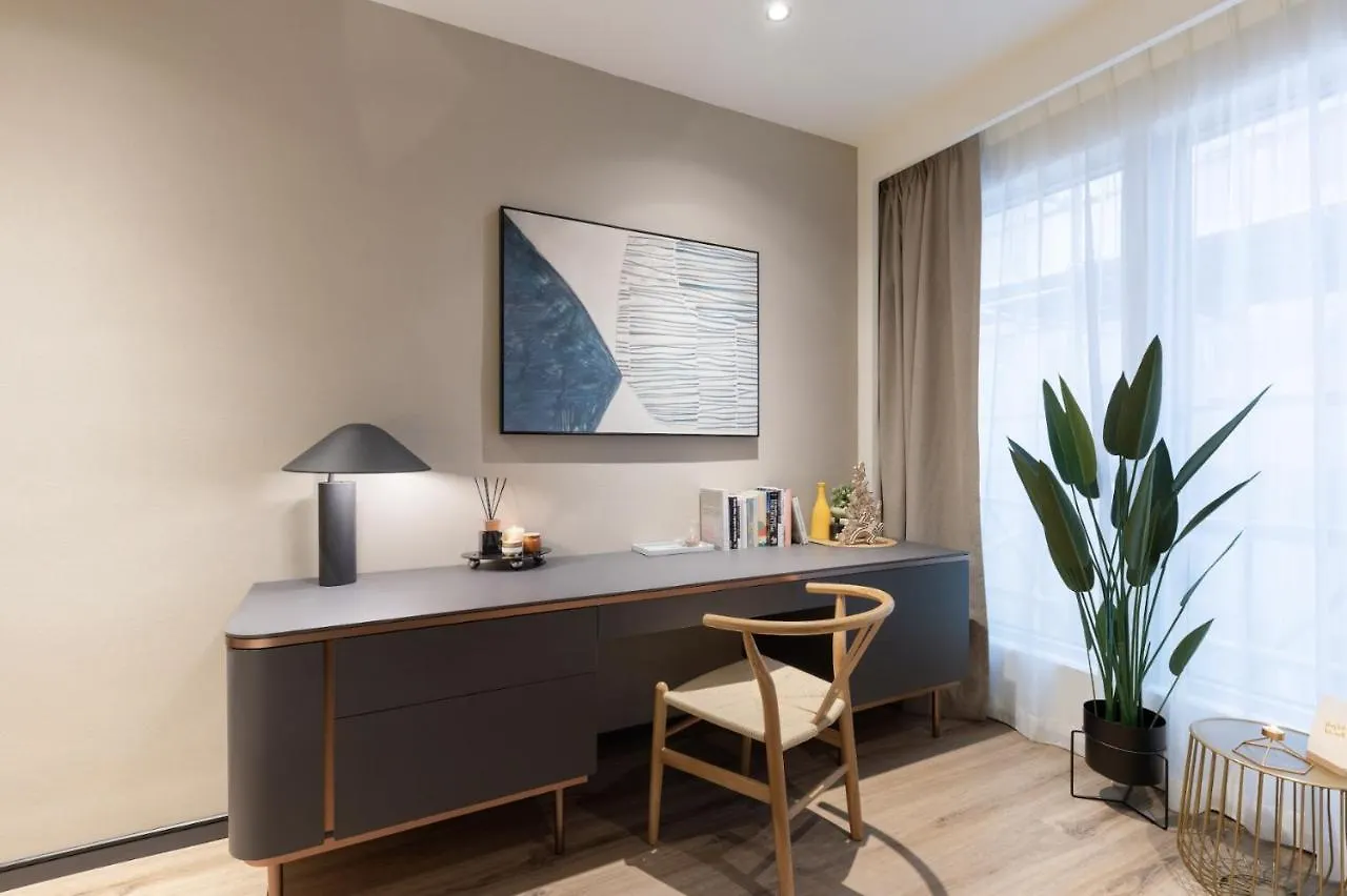 Dash Living On Prat Hong Kong