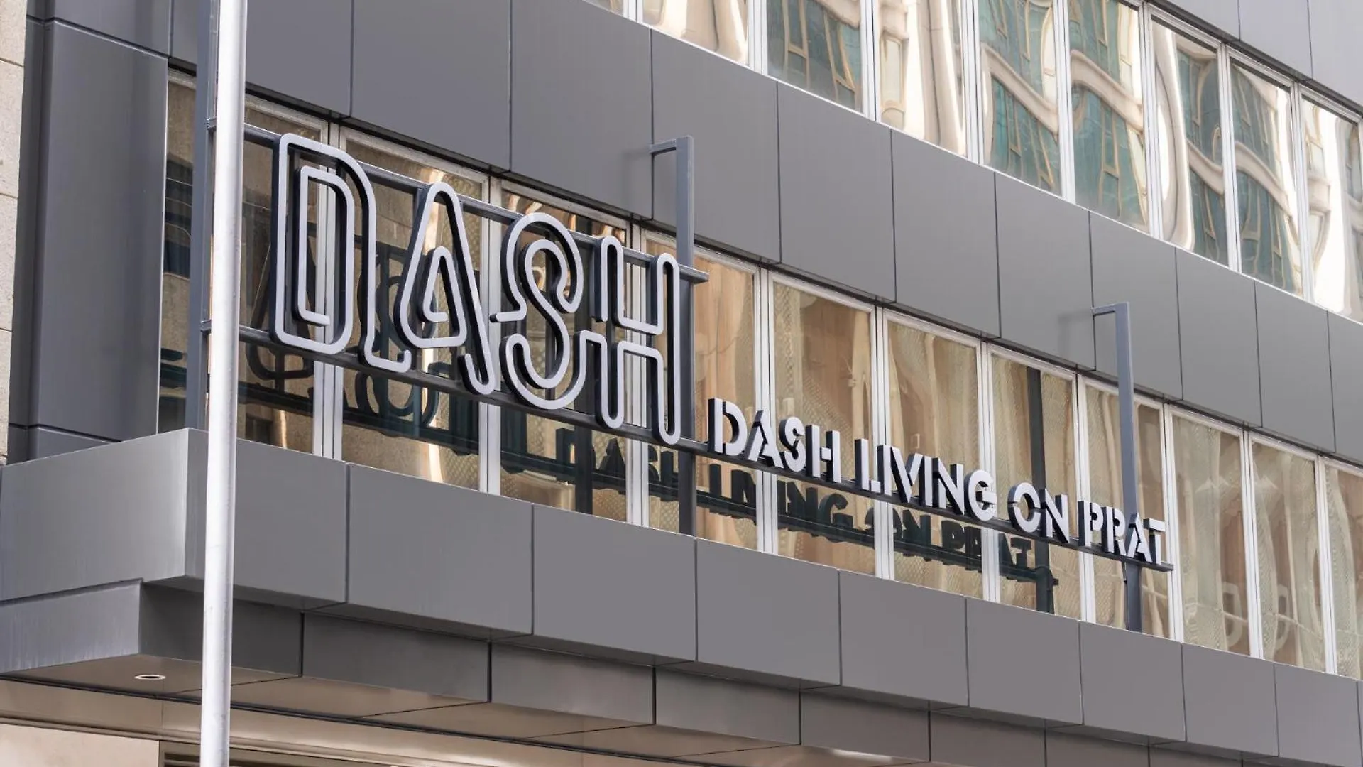 Hotel Dash Living On Prat Hong Kong