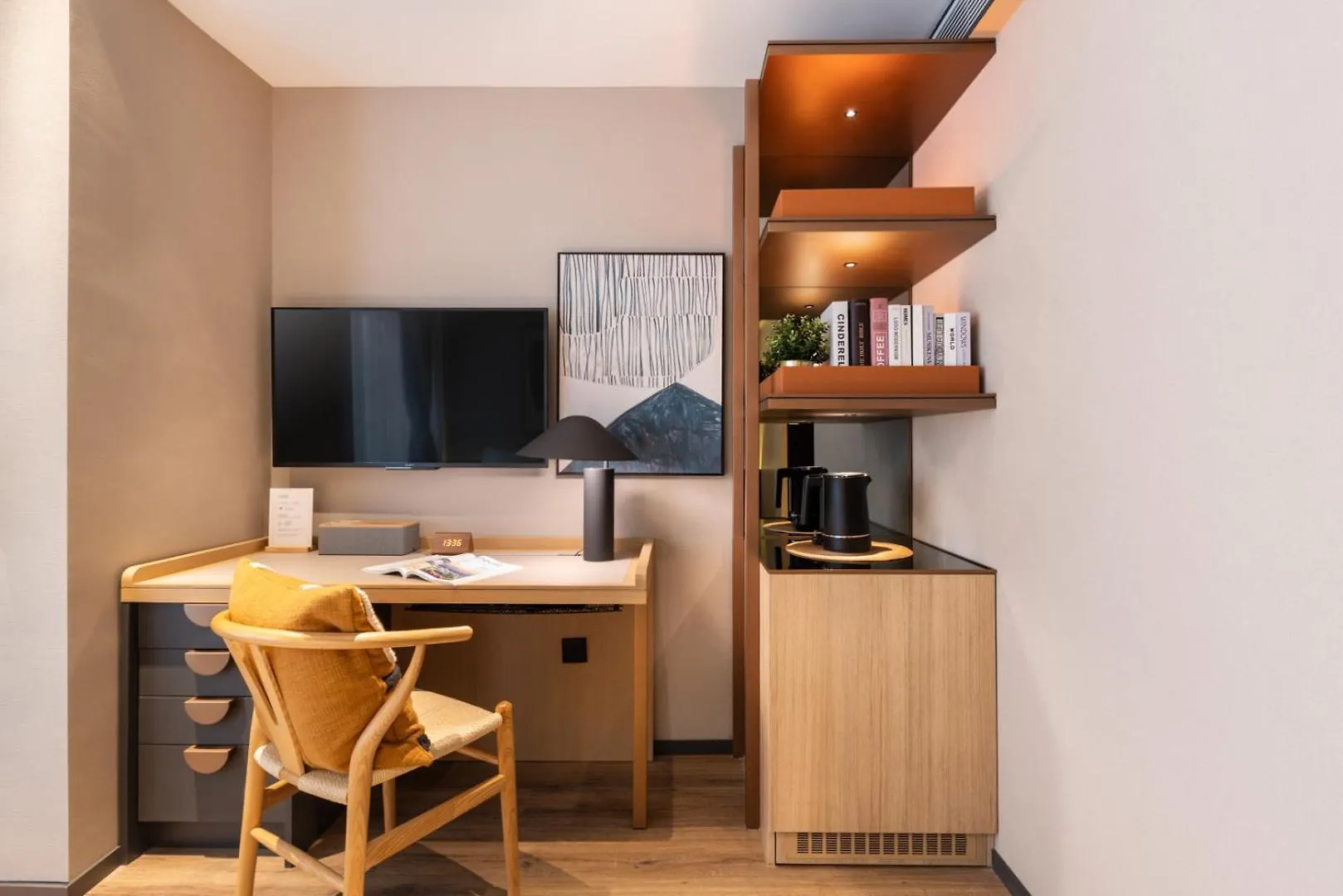 Dash Living On Prat Hong Kong Hotel