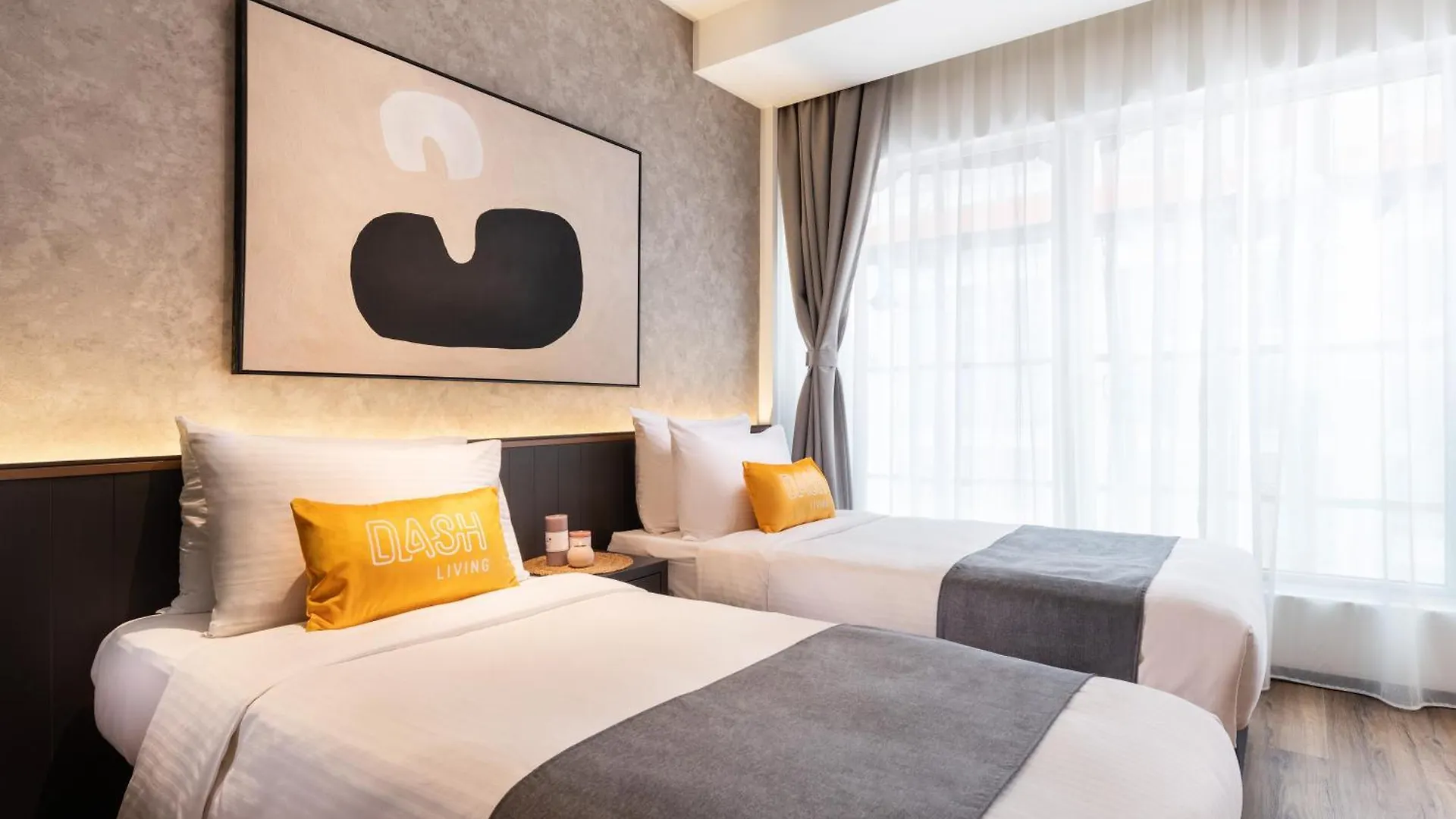 Dash Living On Prat Hong Kong Hotel
